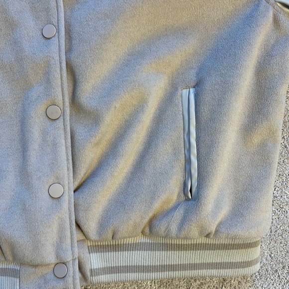 SOLD‼️ Stoosh tan and eggshell bomber jacket - Picture 3 of 5